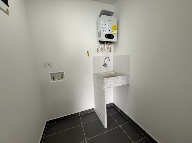 Apartamento de 2 alcobas en arriendo en Vía Las Palmas, Medellín, 65 m² · foto 4 de 14