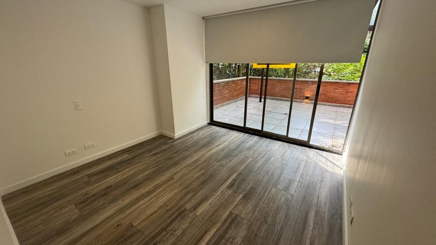 Apartamento de 3 alcobas en arriendo en Altos Del Poblado, Medellín, 210 m² · foto 6 de 10