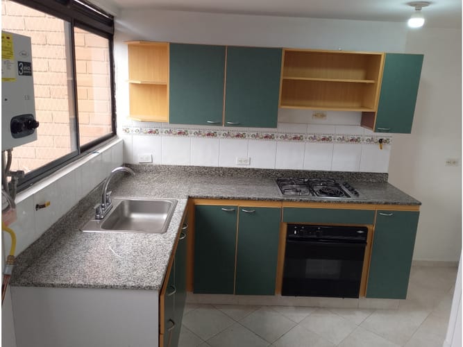 Apartamento en arriendo en La Castellana, Medellín, 90 m² · foto 2 de 21