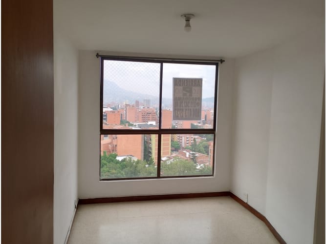 Apartamento en arriendo en La Castellana, Medellín, 90 m² · foto 5 de 21