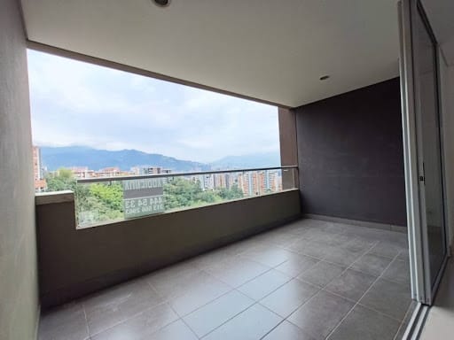 Apartamento de 3 alcobas en arriendo en El Diamante 2, Medellín, 152 m² · foto 2 de 20