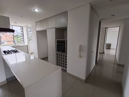 Apartamento de 3 alcobas en arriendo en El Diamante 2, Medellín, 152 m² · foto 5 de 20