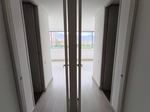 Apartamento de 3 alcobas en arriendo en El Diamante 2, Medellín, 152 m² · foto 8 de 20