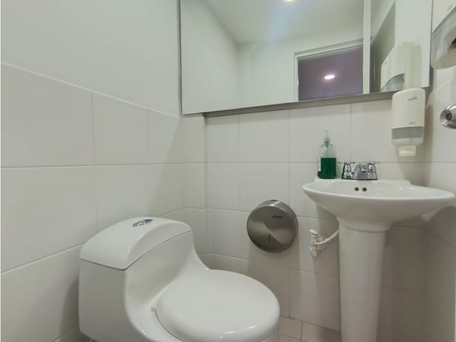 Casa de 8 alcobas en venta en Suramericana, Medellín, 423 m² · foto 4 de 24