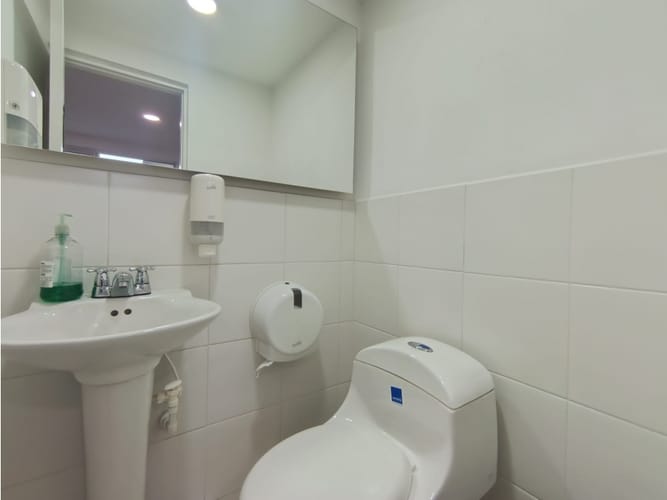 Casa de 8 alcobas en venta en Suramericana, Medellín, 423 m² · foto 5 de 24