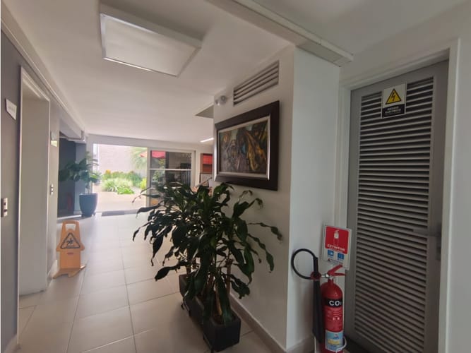 Casa de 8 alcobas en venta en Suramericana, Medellín, 423 m² · foto 6 de 24