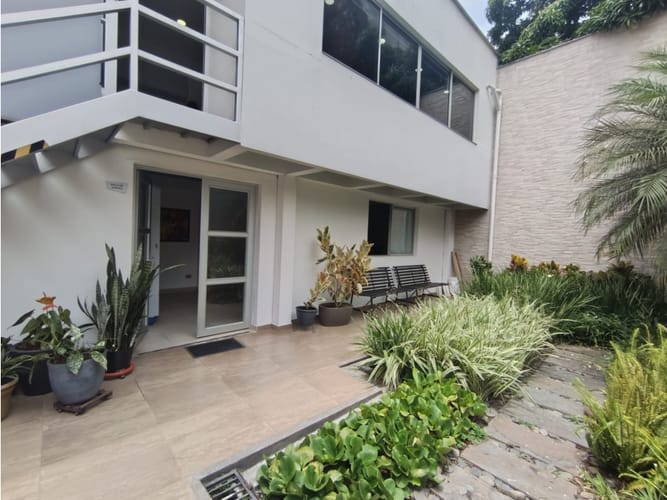 Casa de 8 alcobas en venta en Suramericana, Medellín, 423 m² · foto 13 de 24