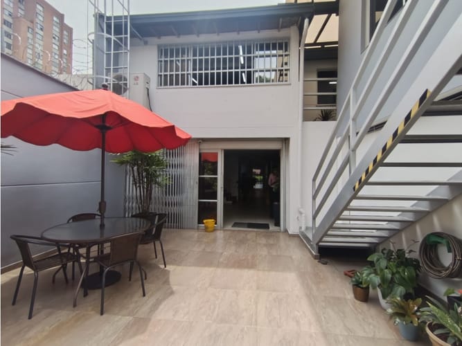 Casa de 8 alcobas en venta en Suramericana, Medellín, 423 m² · foto 16 de 24
