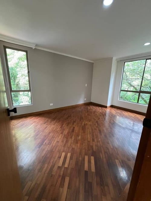 Apartamento de 3 alcobas en arriendo en Las Lomas, Medellín, 95 m² · foto 3 de 11