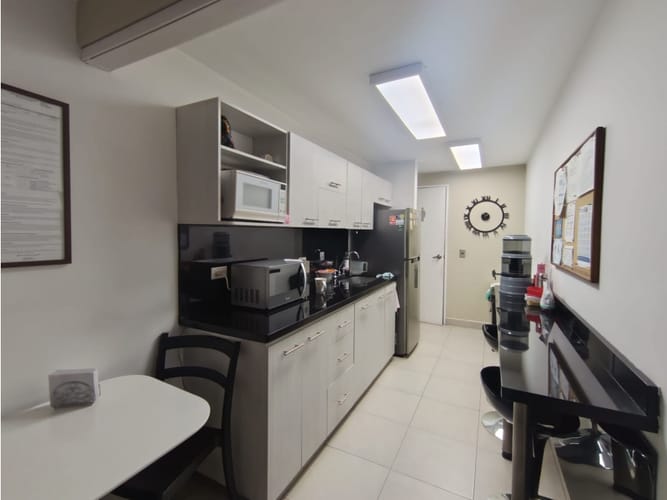 Casa de 8 alcobas en venta en Suramericana, Medellín, 423 m² · foto 18 de 24