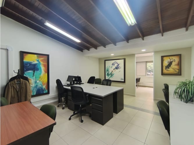 Casa de 8 alcobas en venta en Suramericana, Medellín, 423 m² · foto 23 de 24