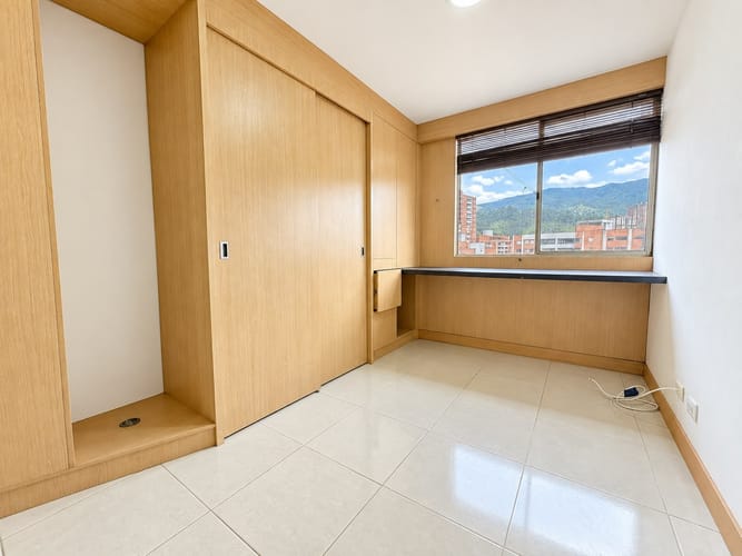 Apartamento en venta en Prados De Sabaneta, Sabaneta · foto 4 de 9
