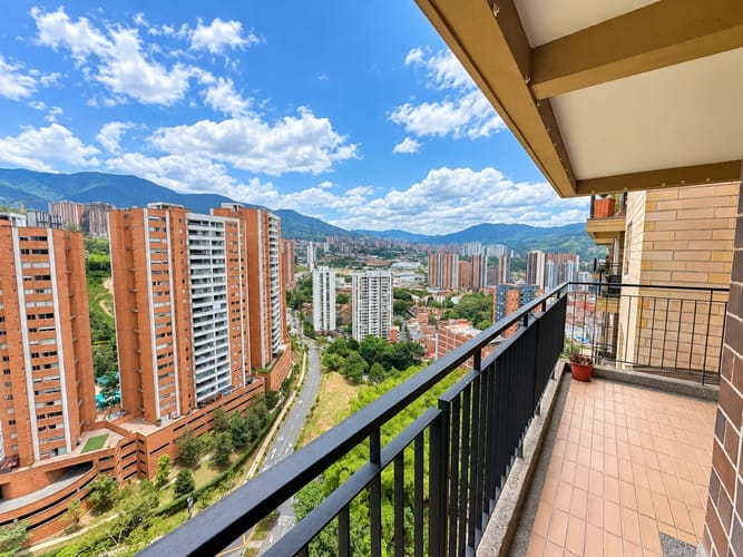Apartamento en venta en Prados De Sabaneta, Sabaneta · foto 5 de 9
