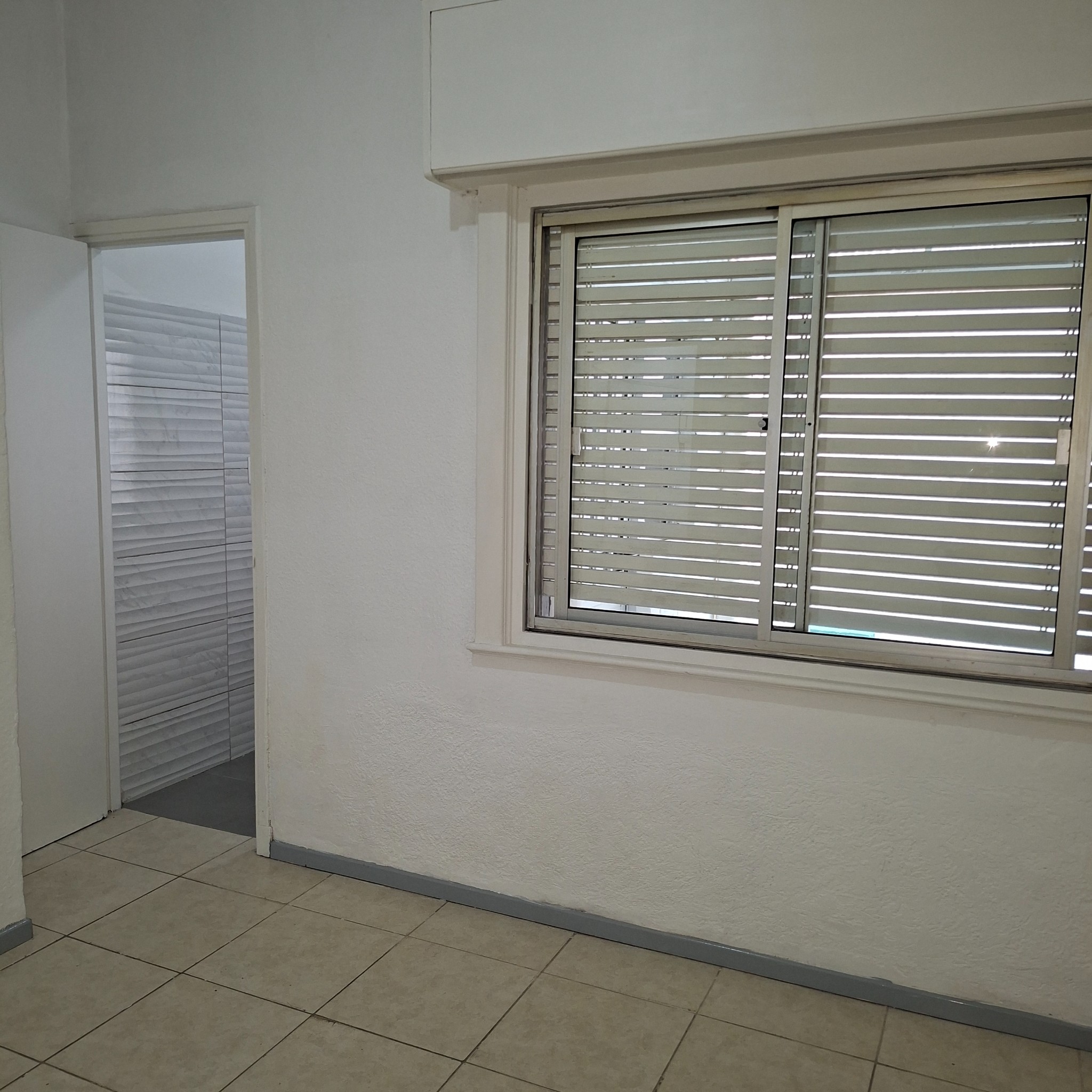 IDEAL ESTUDIANTES PROXIMO UNIVERSIDADES - PLANTA BAJA