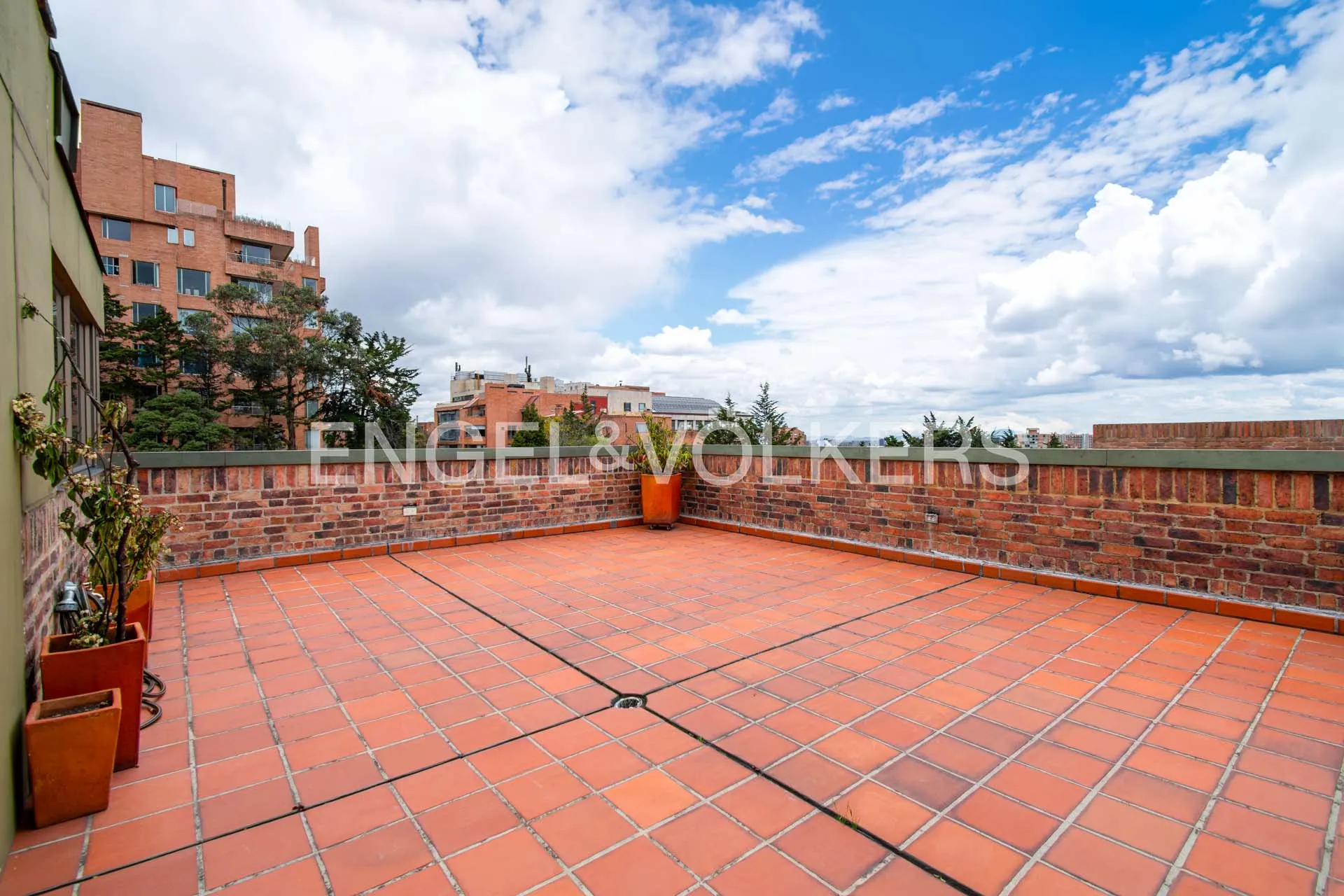 Apartamento en venta en Los Rosales, Bogotá · foto 18 de 19