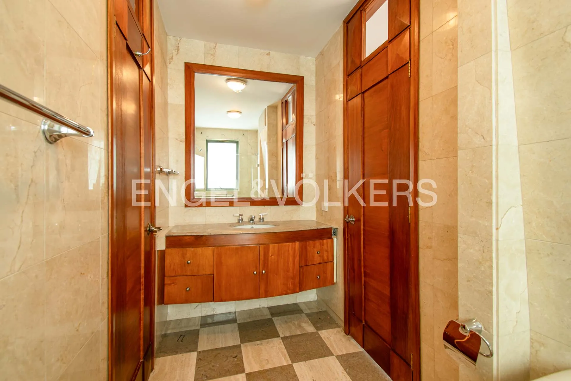 Apartamento en venta en Los Rosales, Bogotá · foto 16 de 19