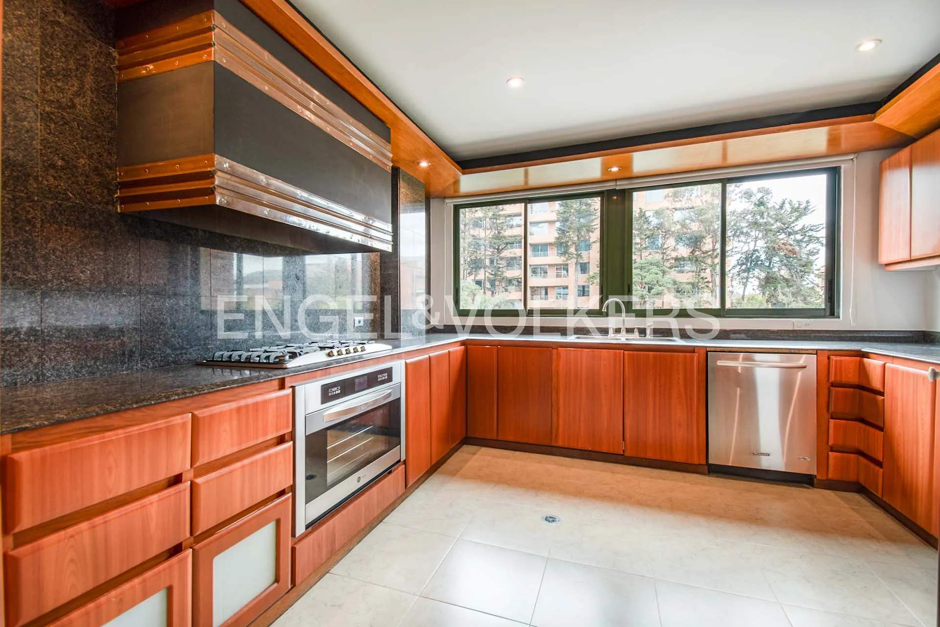 Apartamento en venta en Los Rosales, Bogotá · foto 7 de 19