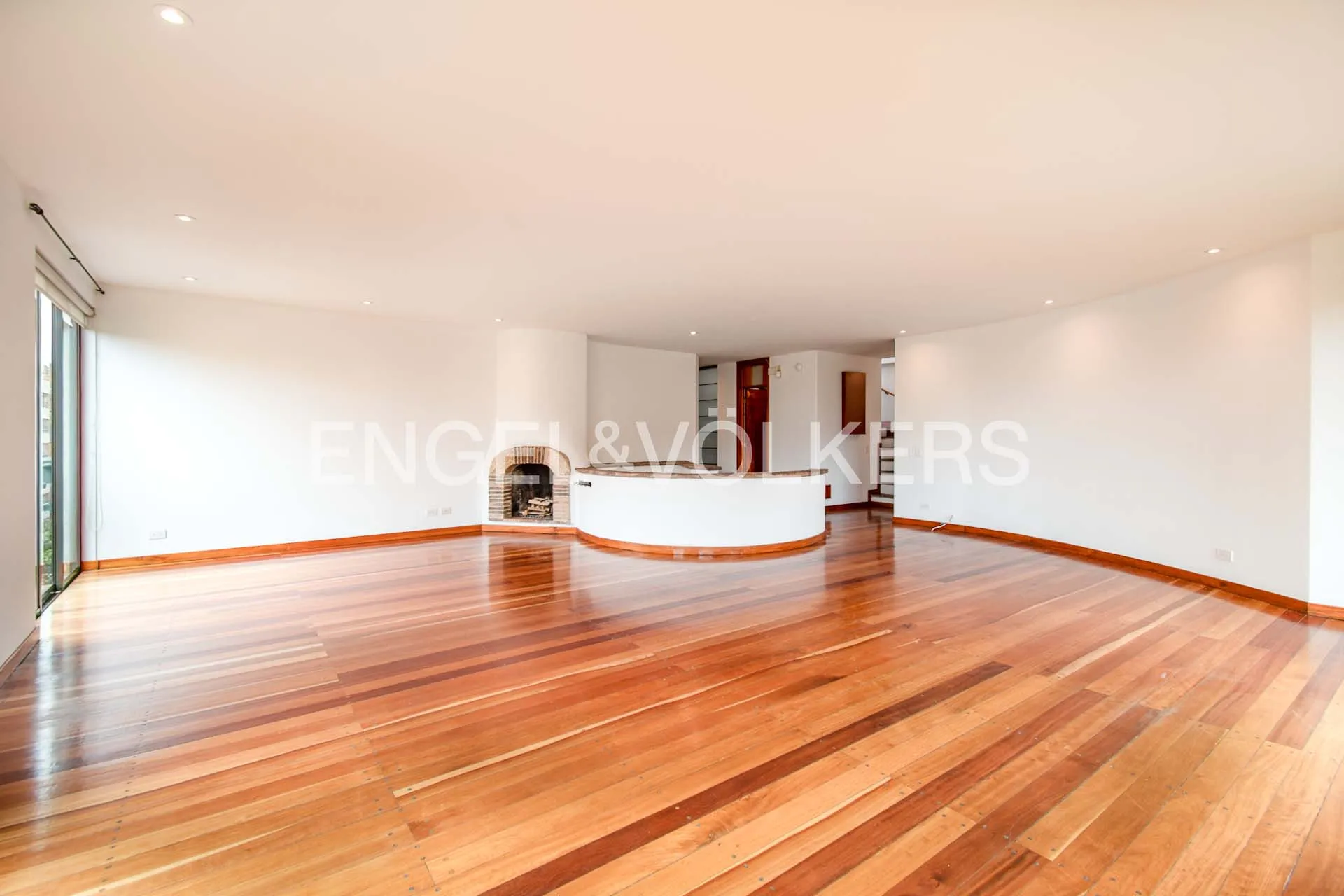 Apartamento en venta en Los Rosales, Bogotá · foto 4 de 19