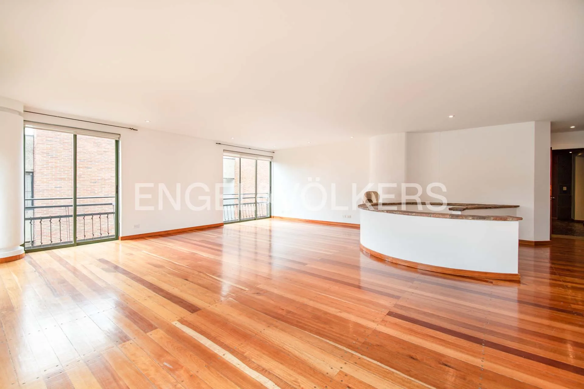 Apartamento en venta en Los Rosales, Bogotá · foto 3 de 19