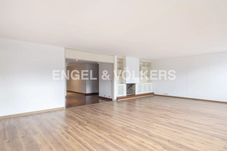 Apartamento en venta en Los Rosales, Bogotá · foto 2 de 13