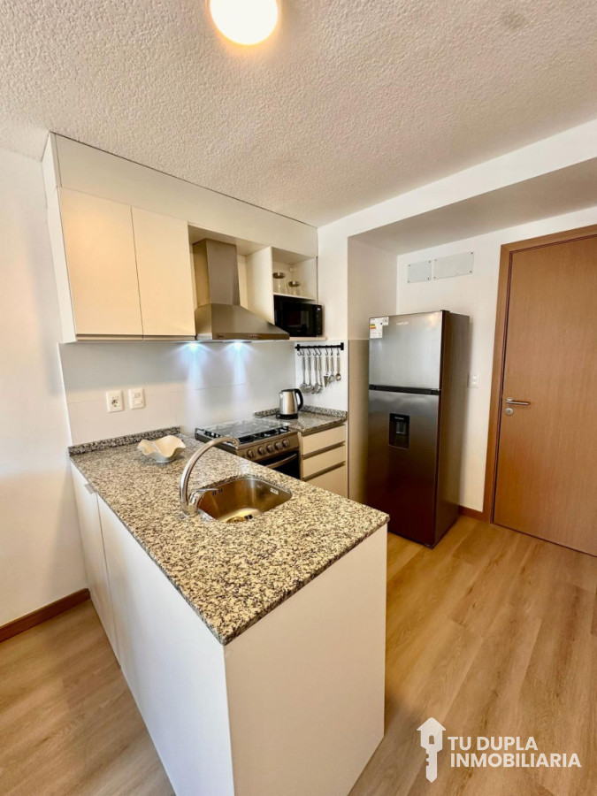 Alquiler apartamento amoblado, con cochera, Cordón · Foto 5