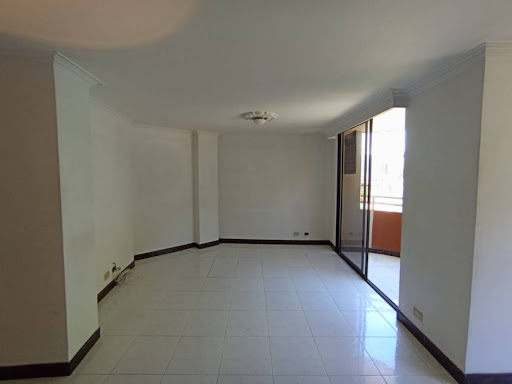 Apartamento en arriendo en Castropol, Medellín · foto 2 de 24