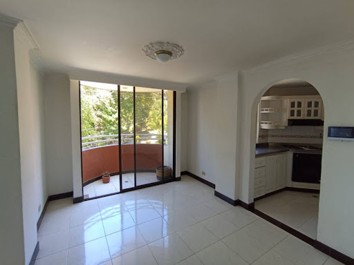 Apartamento en arriendo en Castropol, Medellín · foto 3 de 24