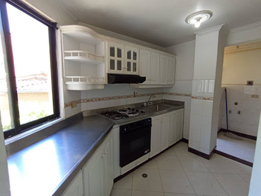 Apartamento en arriendo en Castropol, Medellín · foto 4 de 24