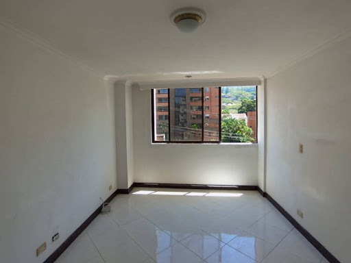 Apartamento en arriendo en Castropol, Medellín · foto 9 de 24