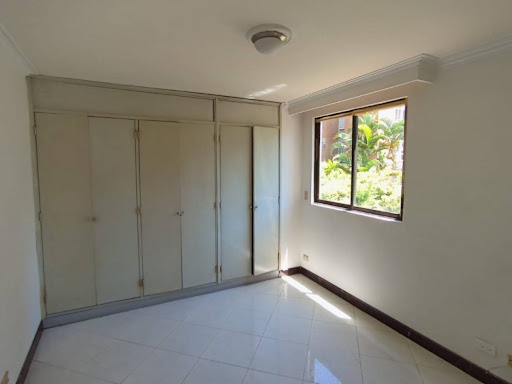 Apartamento en arriendo en Castropol, Medellín · foto 10 de 24