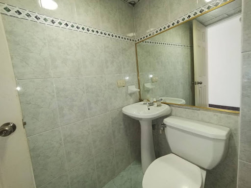 Apartamento en arriendo en Castropol, Medellín · foto 16 de 24