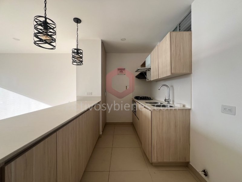 Apartamento en arriendo en El Poblado, Medellín · foto 2 de 17