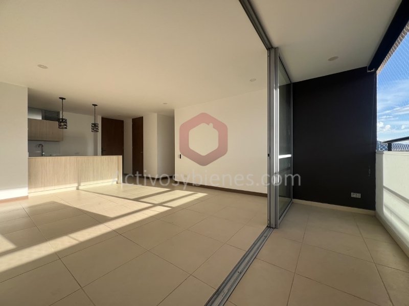 Apartamento en arriendo en El Poblado, Medellín · foto 4 de 17