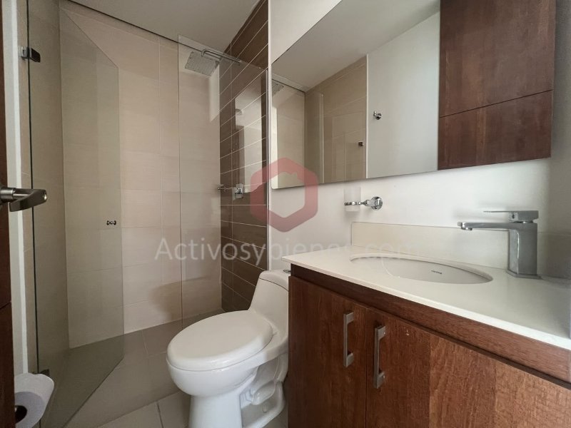 Apartamento en arriendo en El Poblado, Medellín · foto 6 de 17