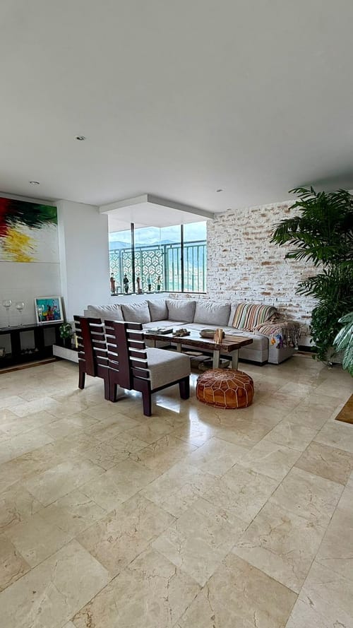 Apartamento de 3 alcobas en venta en Arboledas, Cali, 310 m² · foto 2 de 17