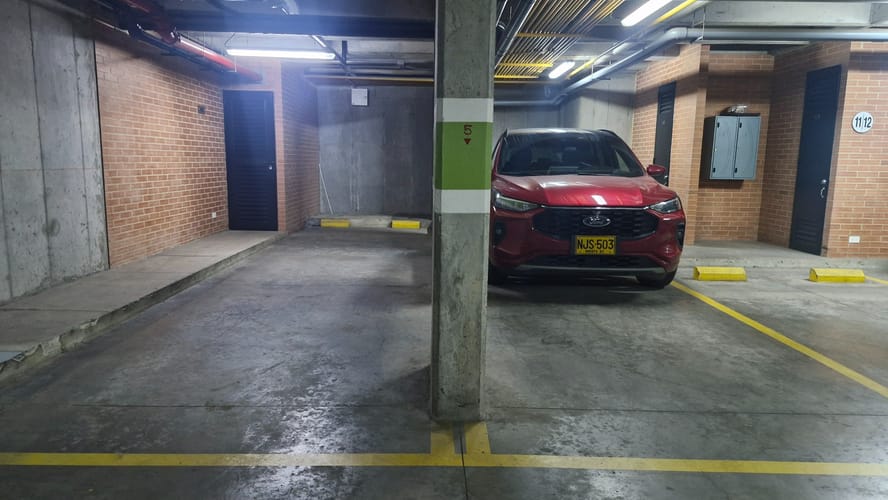 Apartamento de 2 alcobas en arriendo en Camino De Arrayanes, Bogotá, 230 m² · foto 18 de 24