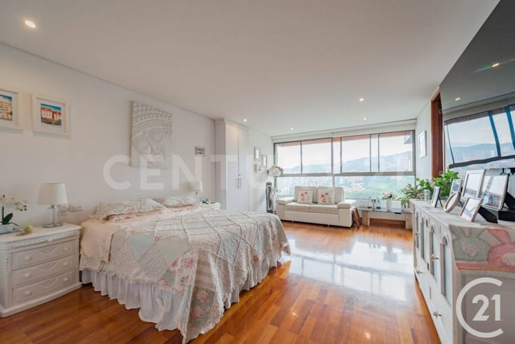 Apartamento de 3 alcobas en arriendo en Los Naranjos, Medellín, 210 m² · foto 11 de 20
