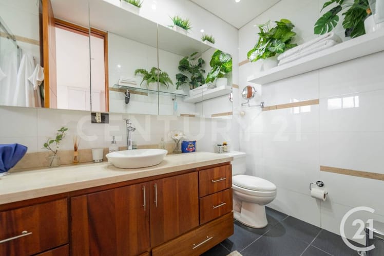 Apartamento de 3 alcobas en arriendo en Los Naranjos, Medellín, 210 m² · foto 13 de 20