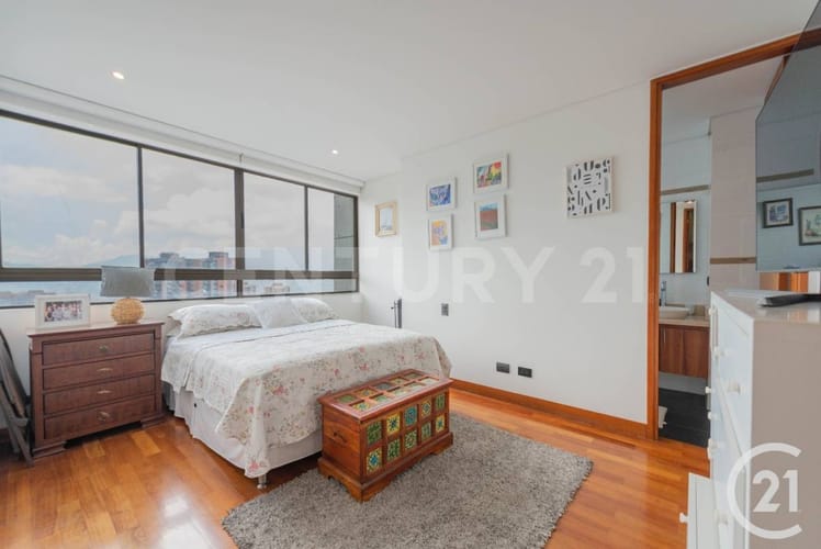 Apartamento de 3 alcobas en arriendo en Los Naranjos, Medellín, 210 m² · foto 14 de 20