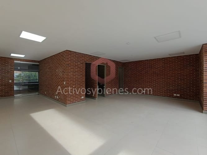 Oficina en arriendo en El Poblado, Medellín, 136 m² · foto 8 de 16