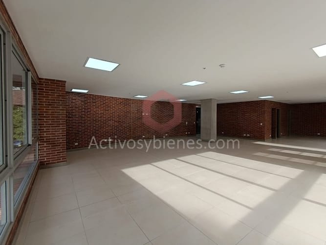 Oficina en arriendo en El Poblado, Medellín, 136 m² · foto 14 de 16