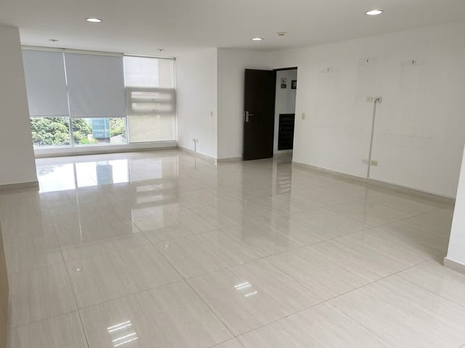 Oficina en arriendo en Bolarqui, Bucaramanga, 45 m² · foto 2 de 5