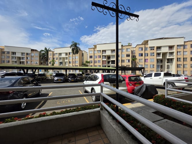 Apartamento de 3 alcobas en venta en La Flora, Cali, 57 m² · foto 2 de 16