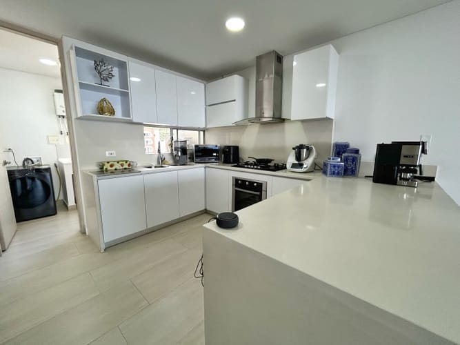 Apartamento de 3 alcobas en venta en Bellavista, Cali, 190 m² · foto 3 de 18
