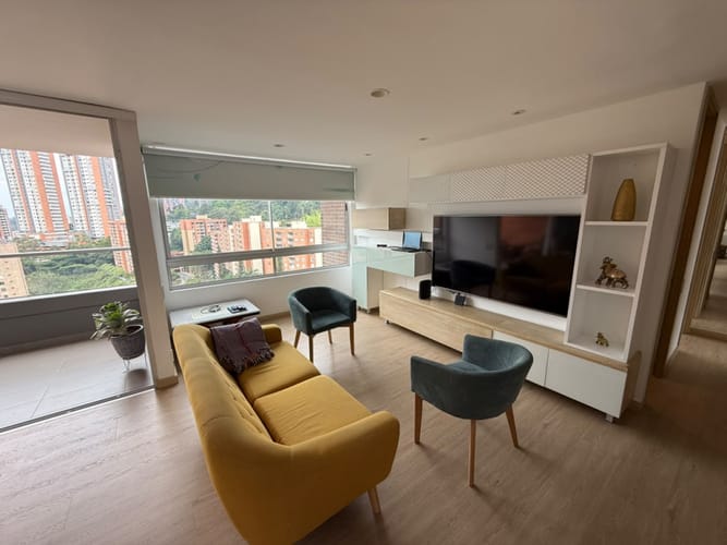Apartamento de 2 alcobas en venta en El Poblado, Medellín, 117 m² · foto 2 de 16