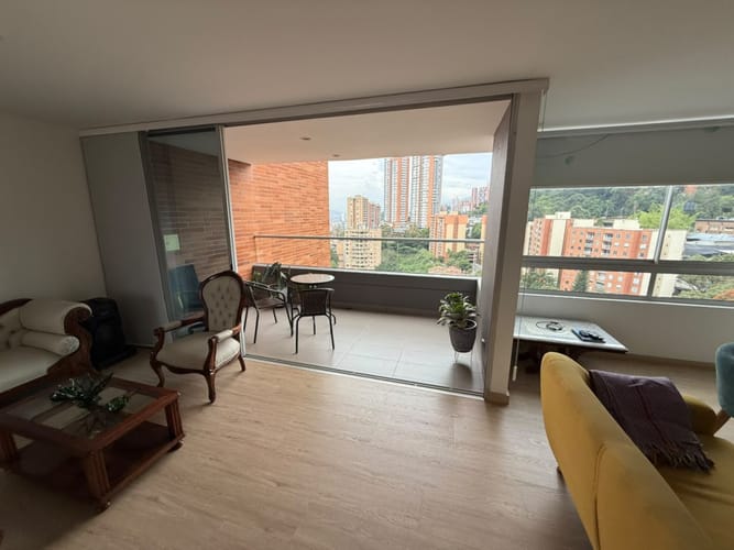 Apartamento de 2 alcobas en venta en El Poblado, Medellín, 117 m² · foto 3 de 16