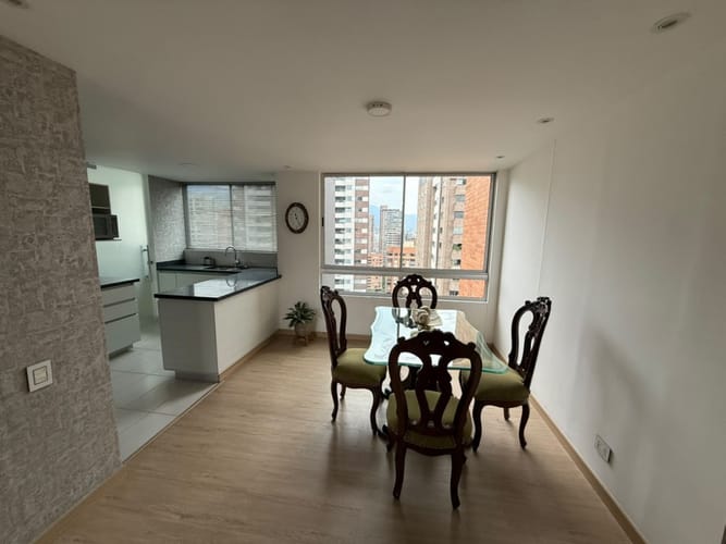 Apartamento de 2 alcobas en venta en El Poblado, Medellín, 117 m² · foto 4 de 16