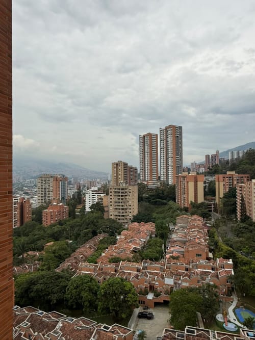 Apartamento de 2 alcobas en venta en El Poblado, Medellín, 117 m² · foto 7 de 16