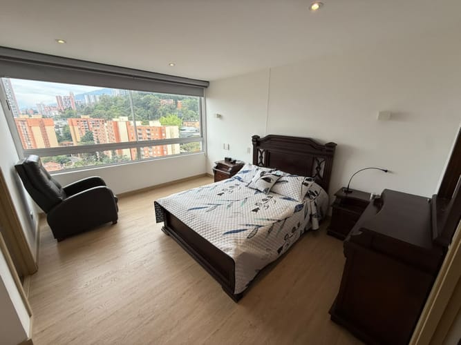 Apartamento de 2 alcobas en venta en El Poblado, Medellín, 117 m² · foto 11 de 16