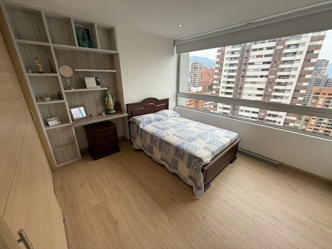 Apartamento de 2 alcobas en venta en El Poblado, Medellín, 117 m² · foto 13 de 16